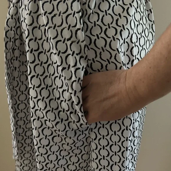 CUTE White w/Black/Brown Dress - Picture 7 of 7